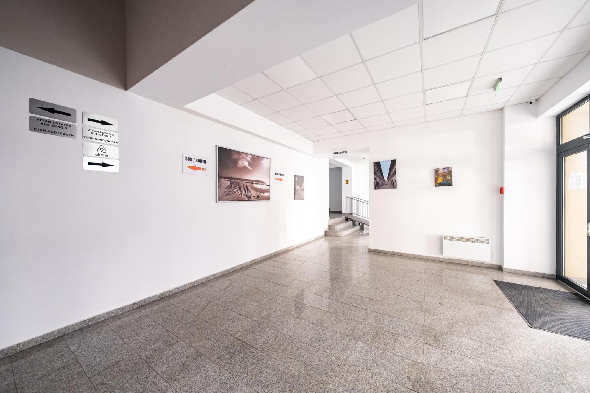 The Golden Studio - With Free Gym Bucharest Exterior photo