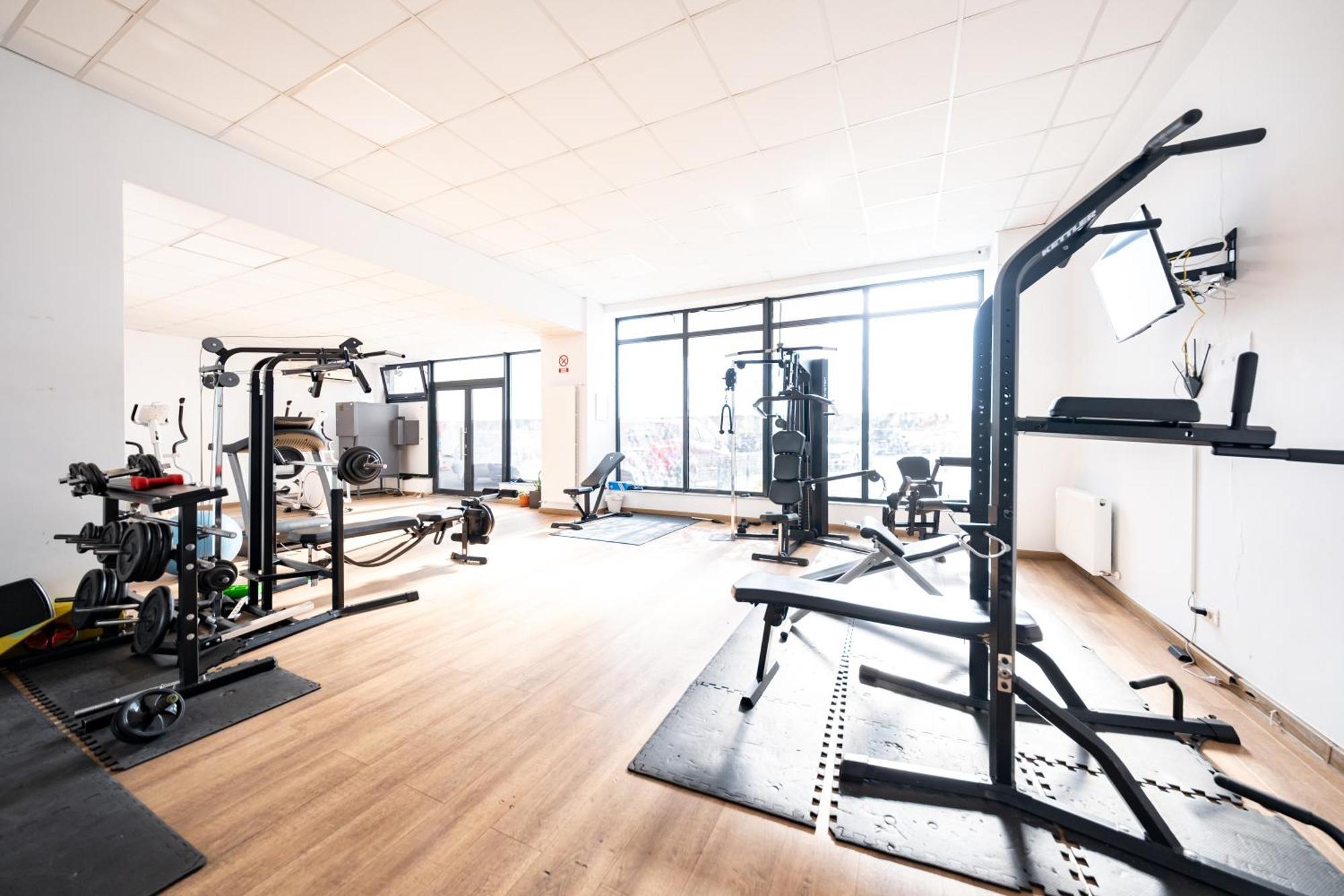 The Golden Studio - With Free Gym Bucharest Exterior photo